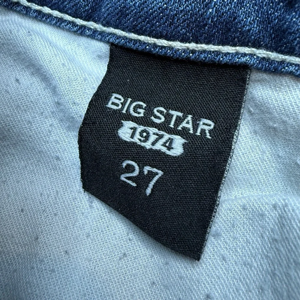 Big Star 1974 Women shorts Size 27‎ Remy Low Rise Fit denim